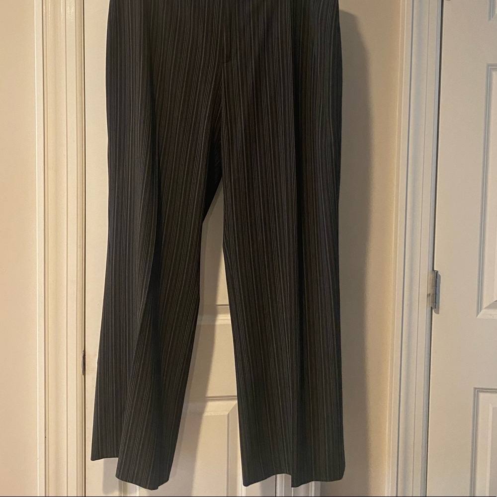 Nine West gray striped trouser with stretch; Size 14W